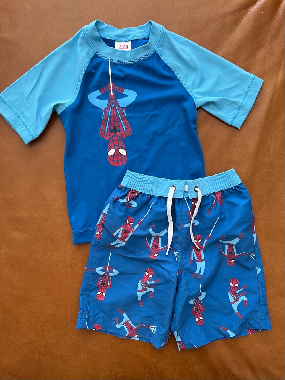 HANNA ANDERSSON x Marvel Spiderman Swim Trunks & Rashguard, 3T